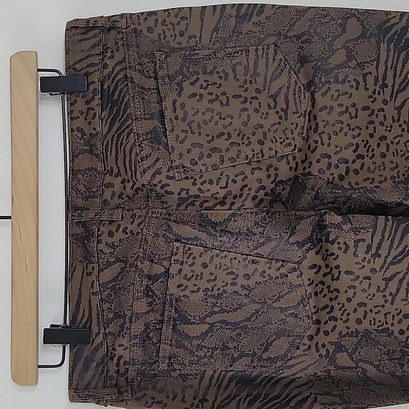 Chico's Brown Coated Animal Snakeskin Print Jeggings Size 8 - Picture 8 of 10